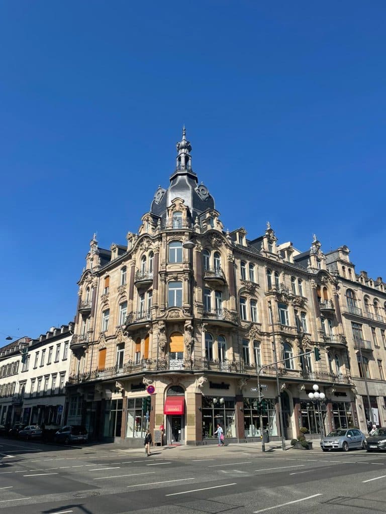 Unternehmen – Historie - Wilhelmstrasse Wiesbaden