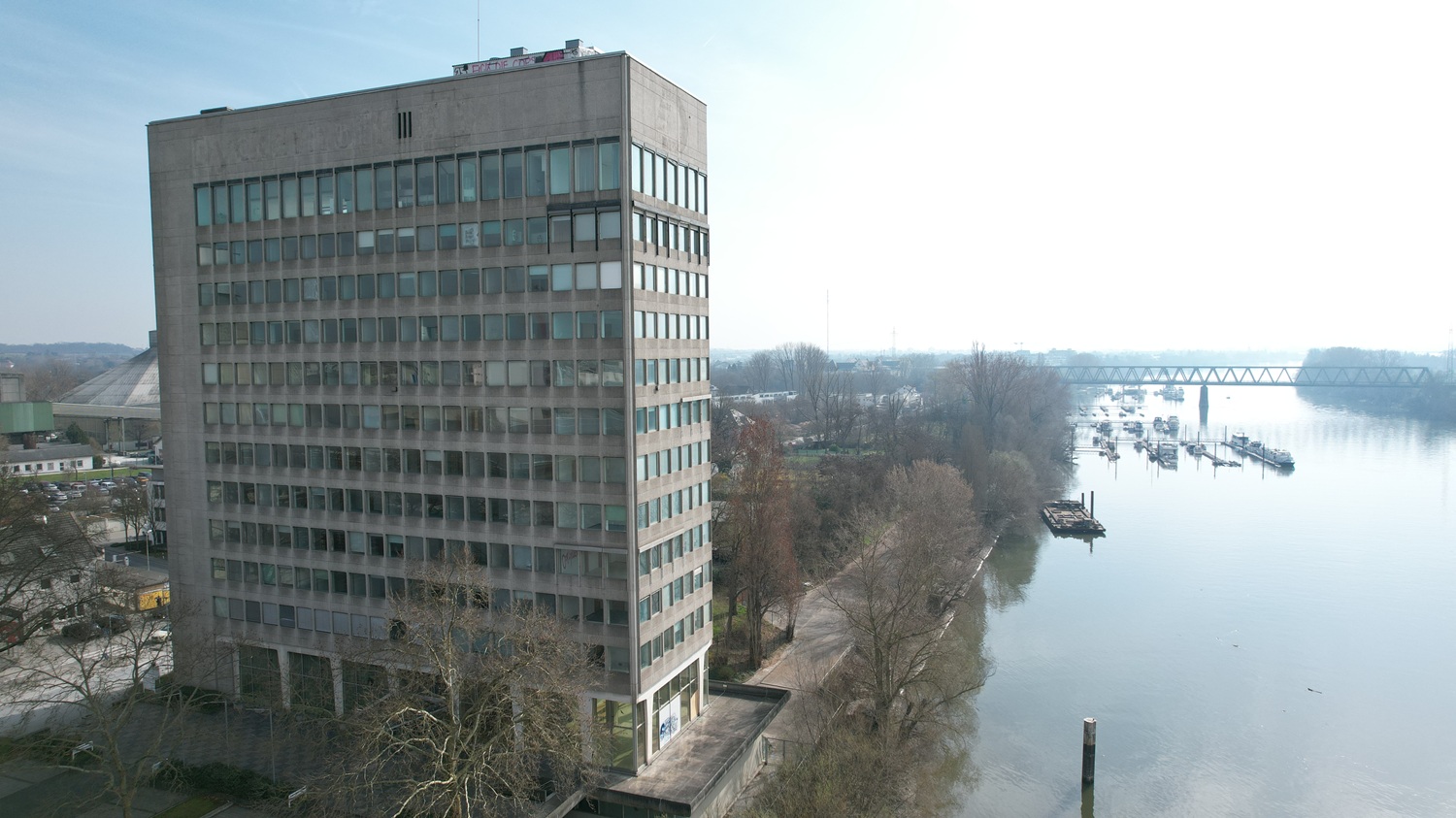Zukunftsort Bestand: Standortentwicklung am Wiesbadener Rheinufer - Hochhaus Foto Fachtagung Klein